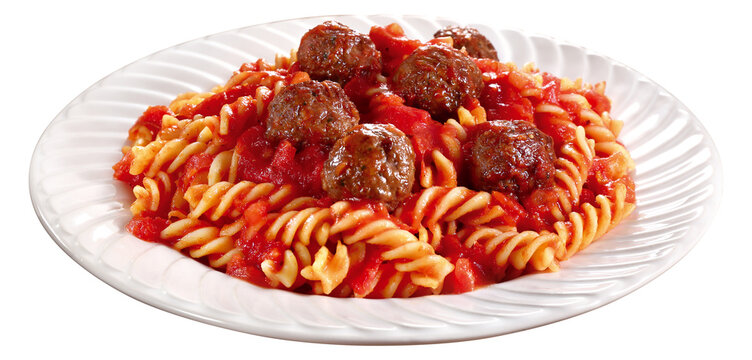 prato com macarr&atilde;o ao molho sugo acompanhado de alm&ocirc;ndegas de carne bovina isolado em fundo transparente