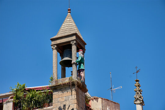 The popular figure of the Old Man Mayorga in Plasencia, Extremadura, a living symbol of tradition and the passing of time