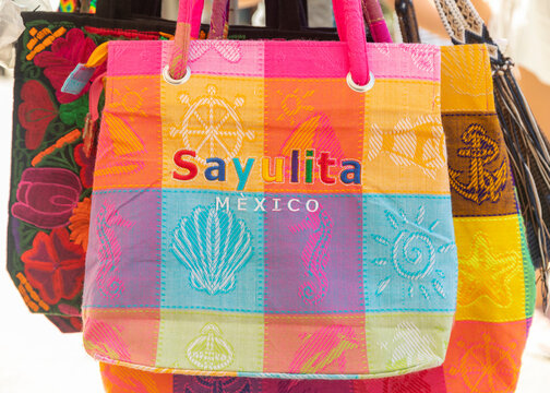 Beautifully hand bag. Decorative Mexico Sayulita purse.