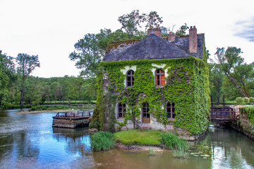 L'ancien moulin du château de l'Islette