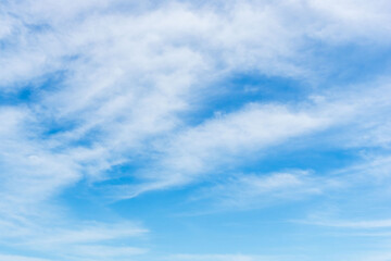 6月の空　青空に薄雲が広がる08