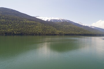 River and mountains against sky