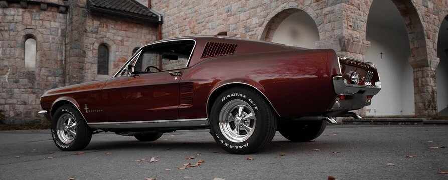 FORD MUSTANG 1967 FASTBACK, Classic, Legend, Super Sports Car old car in the street