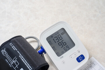 健康管理に欠かせない家庭用血圧計