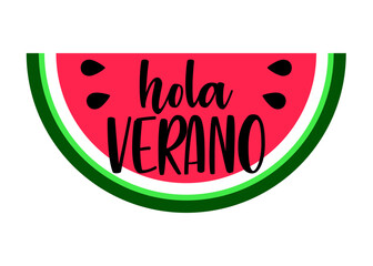 Concepto de vacaciones y viajes. Texto hola verano en español en rebanada de sandía  © teracreonte