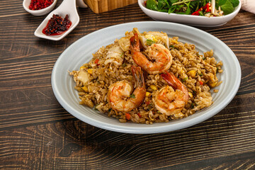 Vietnamese fried rice with prawn and squid Kom Ran