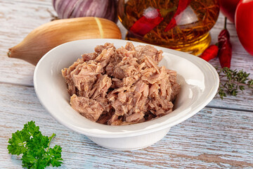 Canned tuna fish in olive oil