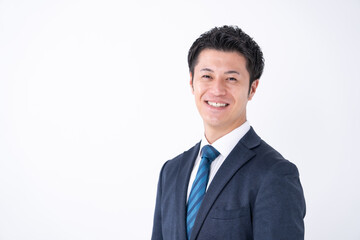ビジネス　男性　白バック