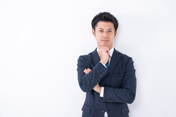 ビジネス　悩む男性