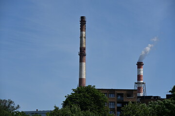 elektrociepłownia Wrocław Polska miasto kominy czerwono białe dym © Miroslaw