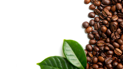 Obraz premium coffee beans isolated on white background
