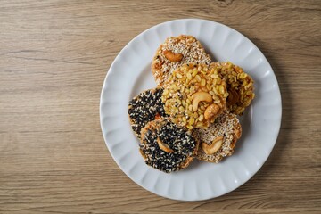 Thai Crispy Rice Cracker,Rice Cracker with cereals, Thai called Khao Tan	