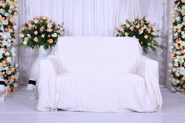 simple white wedding backdrop with rose theme
