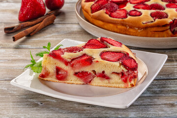 Strawberry pie tart served mint
