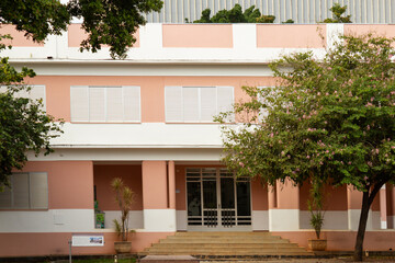 Centro Cultural Marietta Telles Machado na Pra&ccedil;a C&iacute;vica em Goi&acirc;nia. Rec&eacute;m reformado.