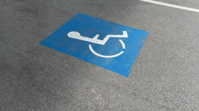 disabeld parking space in parking garage