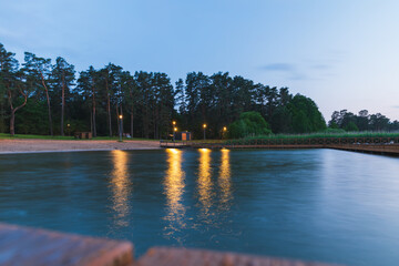 Wiczór nad jeziorem