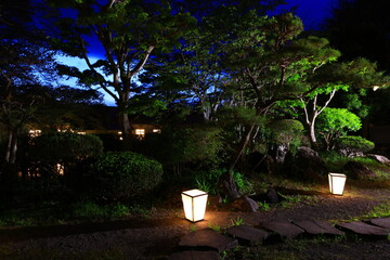 和風イメージ、古い和傘と和の風景