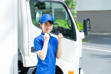 ドライバーの若い女性