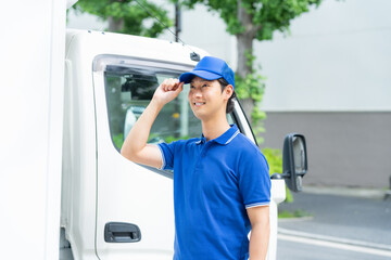 ドライバーの若い男性