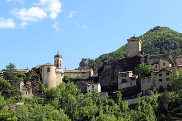 Panorama sur un village de la r&eacute;gion Occitanie