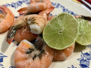 Cooked Shrimp Served with Half a Lemon