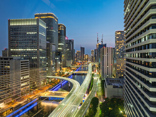 夕暮れの阪神高速 © かめです