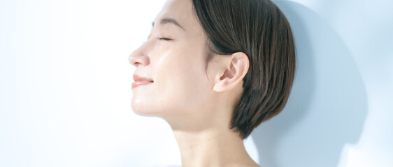 女性