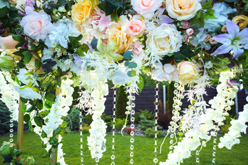 Elegant Flower Arrangement with White and Pastel Roses