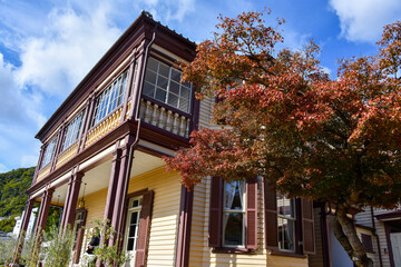 건물, 건축, home, 윈도우, 나이든, 외관, sky, 지붕, blue, 부동산, yellow