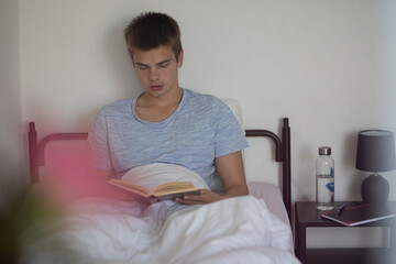 Teen morning without screens. _Morning Thoughts Collection