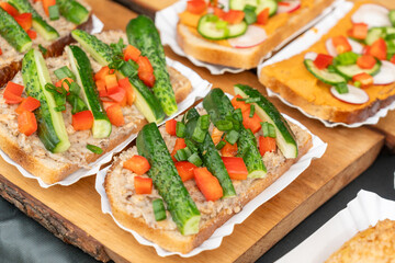 Polish traditional sandwiches with lard, bell pepper and fresh cucumbers