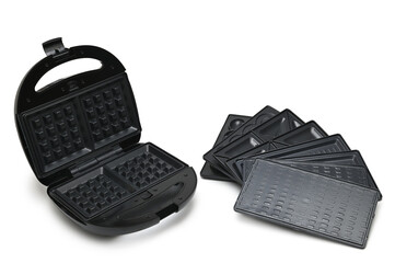 Electric waffle maker with removable plates