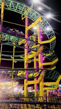 Atracciones de vagones de feria divertidos
