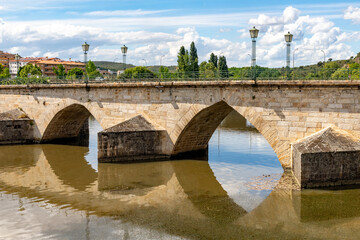 Fototapeta premium Medieval bridge over Tua river