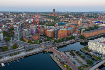 Obraz premium Aerial image of Liverpool cityscape featuring the docks and the Liverpool Cathedral 