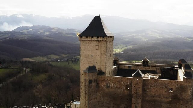 Ch&acirc;teau de Mauvezin, Pyr&eacute;n&eacute;es