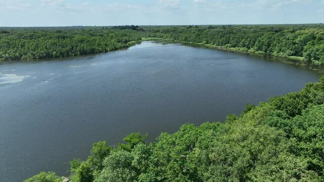 Luftbildvideo Krickenbecker See, Schloss Krickenbeck, Nettetal, Schroliksee, Hinsbecker Bruch, Gladbacher Bruch &ndash; Natur- und Wasserlandschaft in NRW aus der Luft