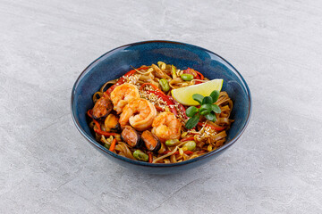 Spicy Seafood Stir-Fry Noodles with Shrimp and Mussels