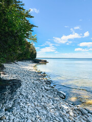 Whitefish bay State Park, rocky coast, white rocks, Lake Michigan, Wisconsin, USA