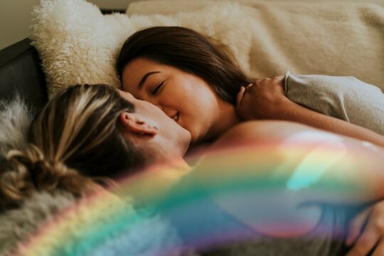 lesbian couple - Powered by Adobe