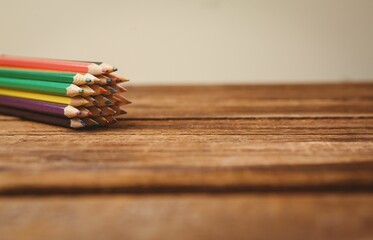 Obraz premium Color pencils on wooden table