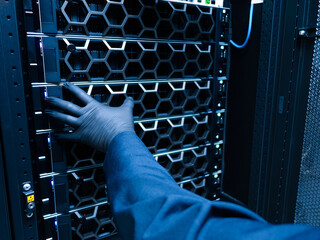 Server Maintenance in Data Center Environment