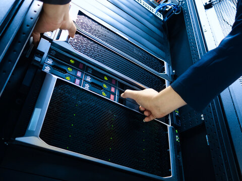 Server Management in Modern Data Center