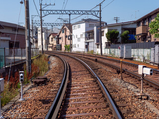 住宅地を通る線路
