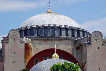 scenic hagia sophia building in istanbul