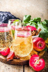Apple cider cocktail