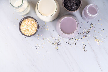 Black and white sesame milk