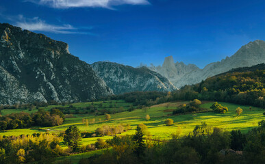 Obraz premium Landscape naranjo de bulnes known as picu urriellu in asturias spain