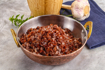 Red steamed rubine rice garnish